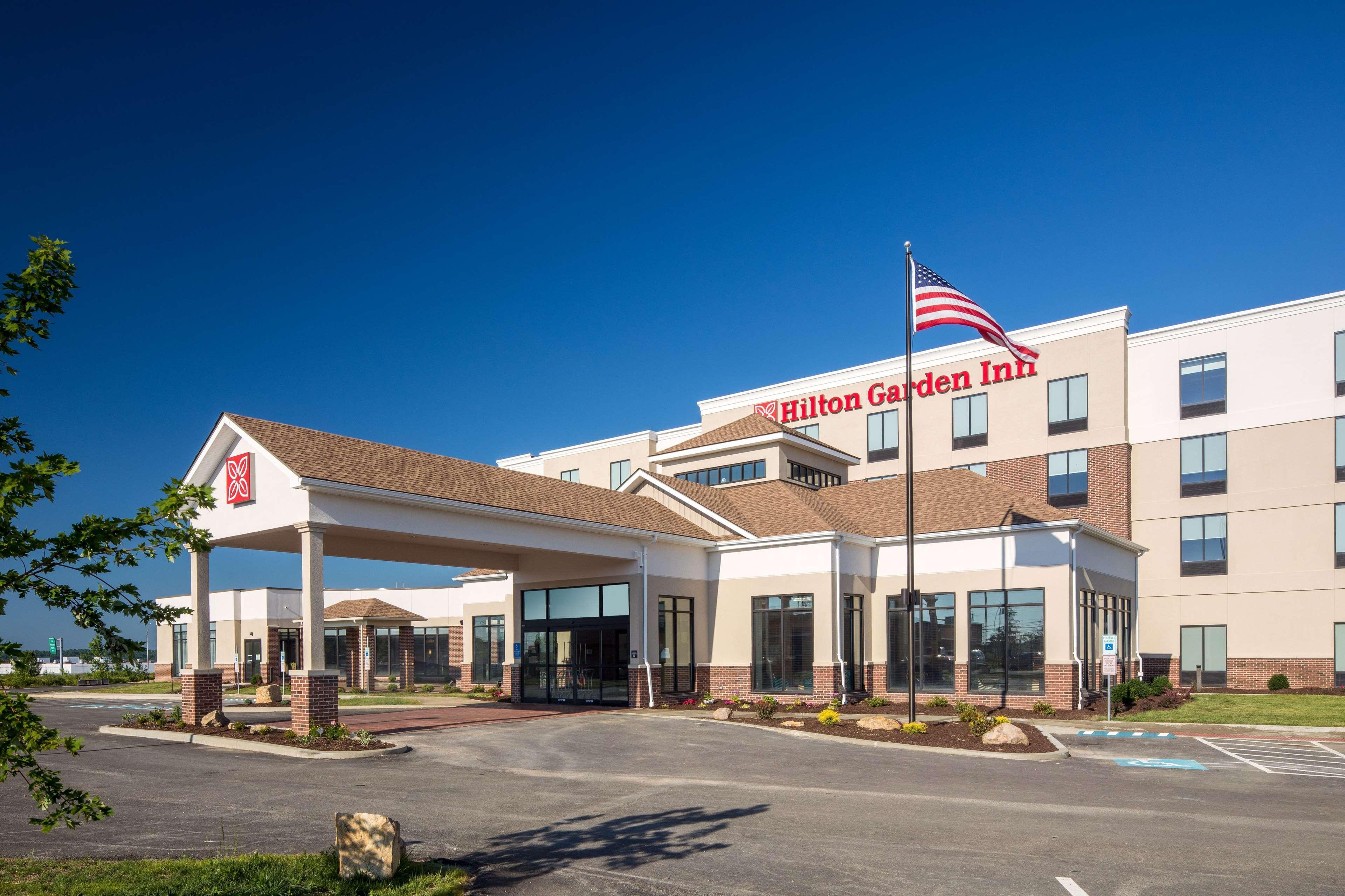 Hilton Garden Pittsburgh Airport 3*