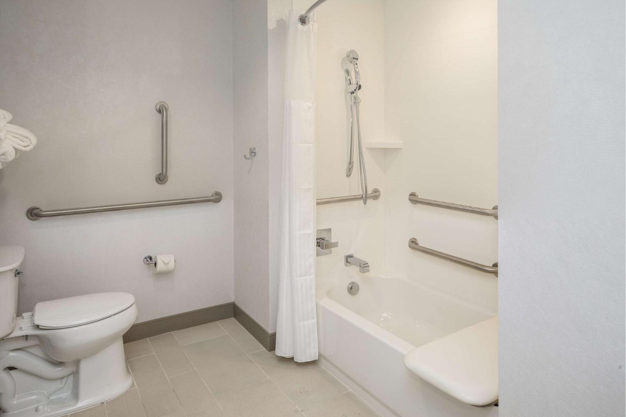 Hilton Garden Pittsburgh Airport Hotel