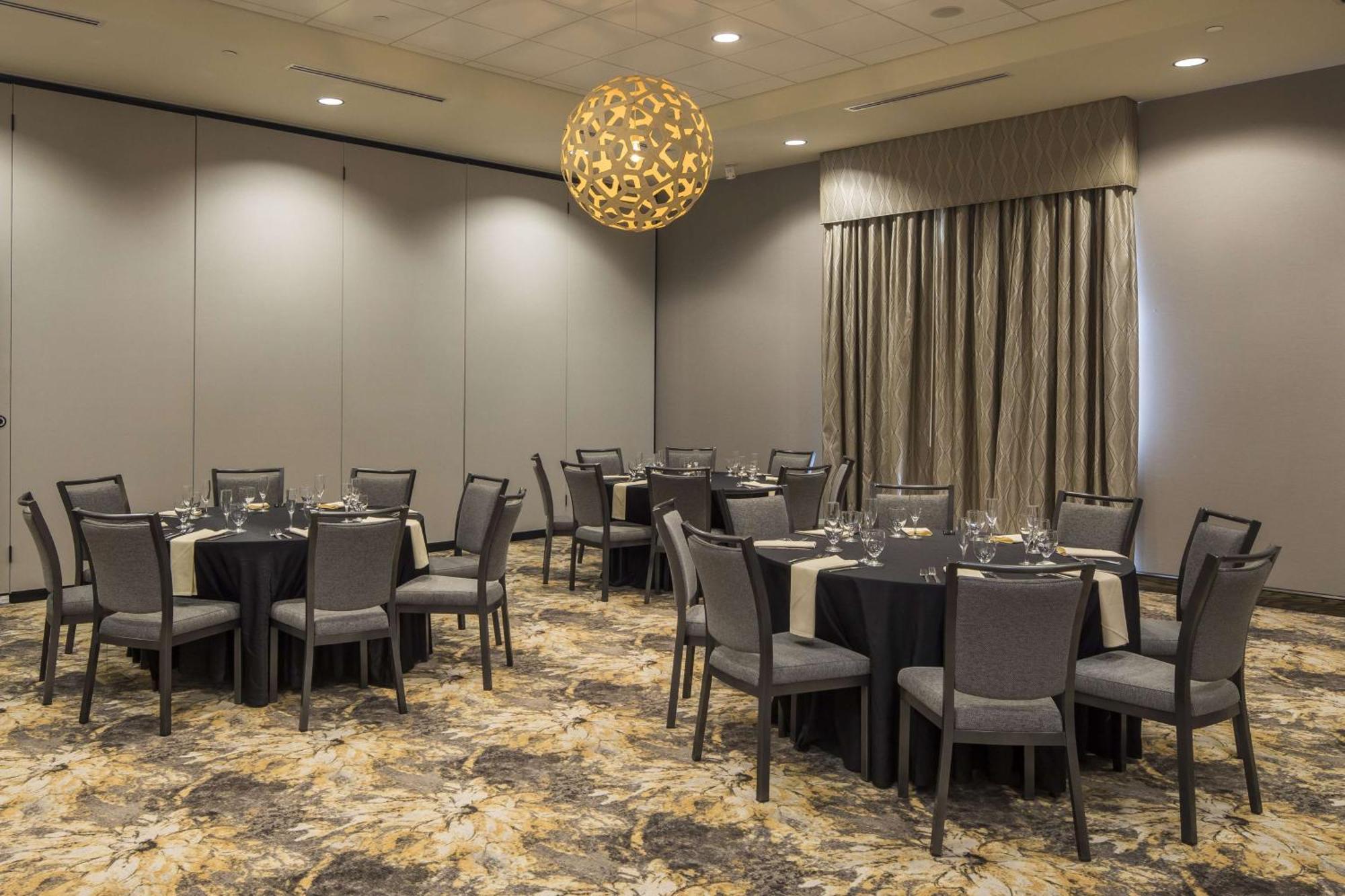 Hilton Garden Pittsburgh Airport