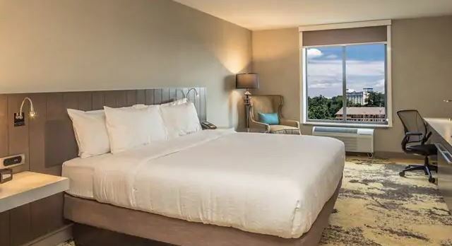 Hilton Garden Pittsburgh Airport 3*